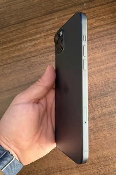 iPhone 15 plus en excelente estado batería al 88% - miniatura 2