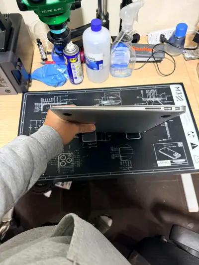 MacBook Air 13 pulgadas en buen estado - miniatura 4