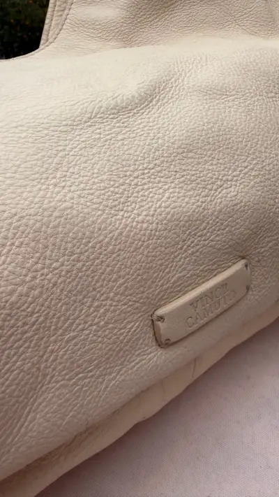 Bolso de cuero beige Vince Camuto elegante - miniatura 3