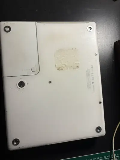 Laptop Apple iBook G3 usada en buen estado - miniatura 4