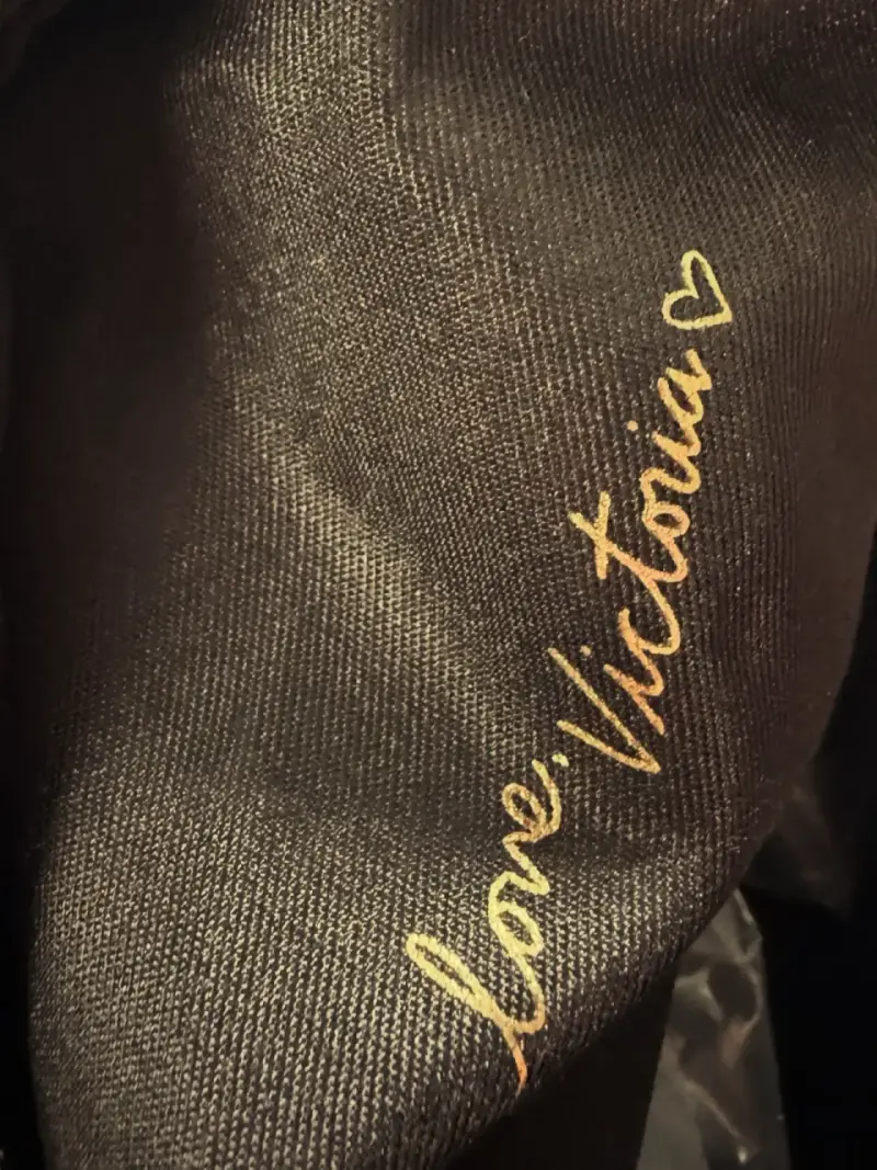 Bolso de mano Victoria's Secret negro y dorado - 2