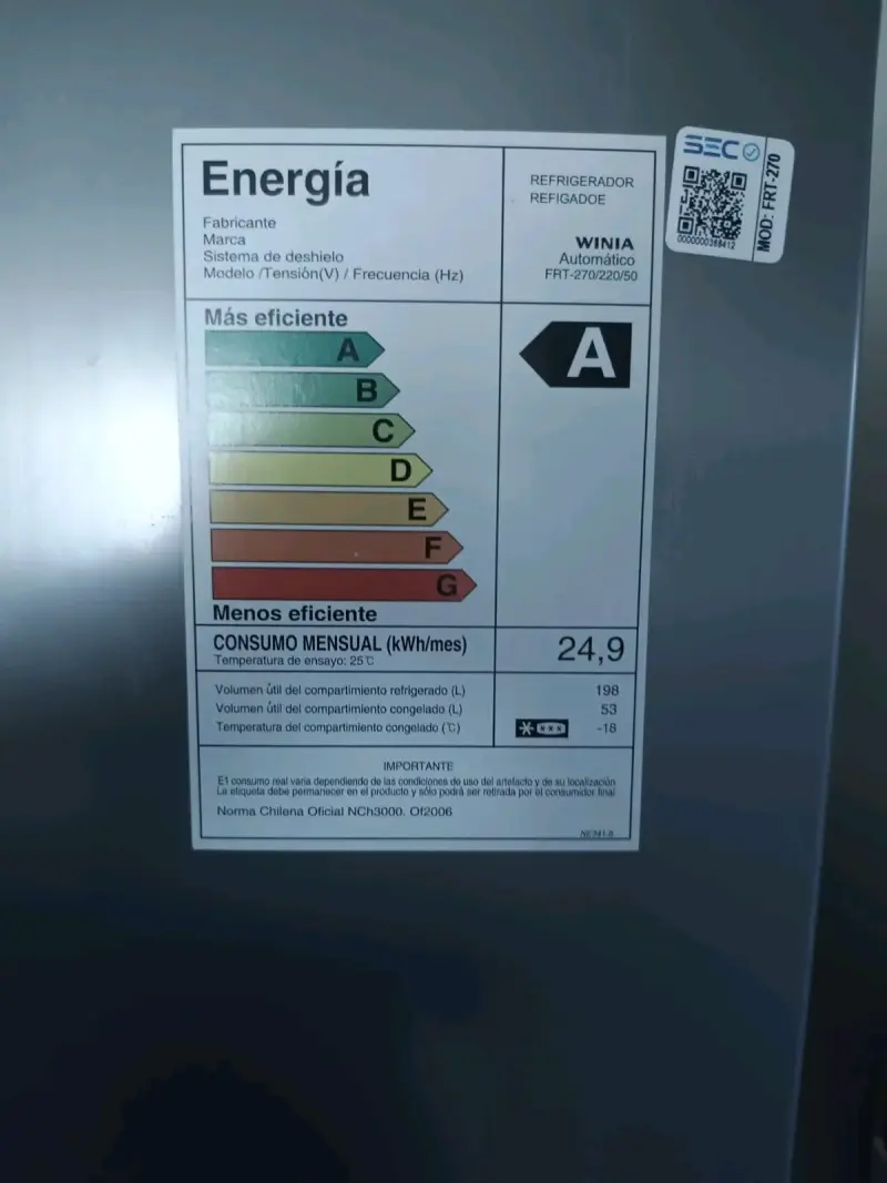 Refrigerador Winia de dos puertas en buen estado - 3