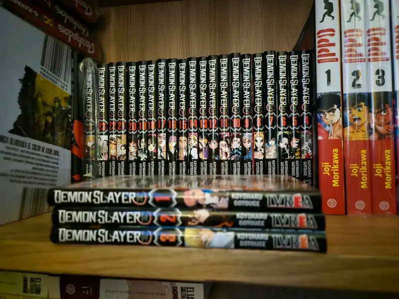 Colección de mangas Demon Slayer completa