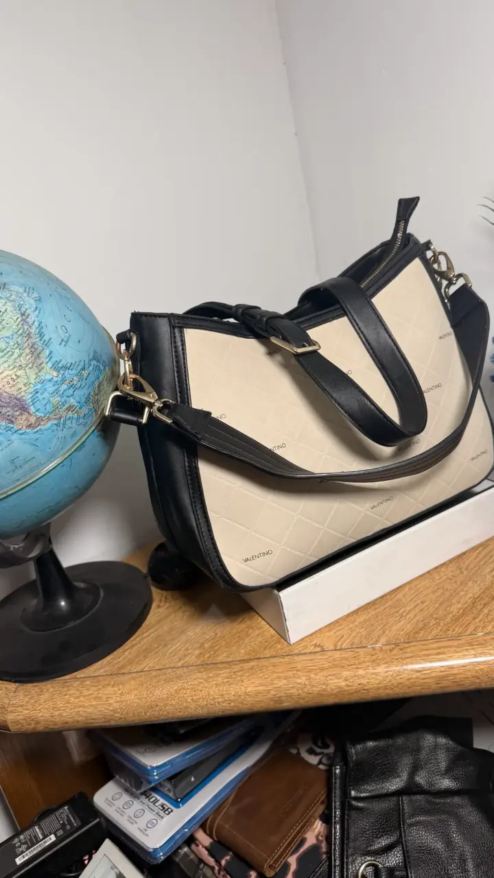 Bolso Valentino negro y beige elegante - 3