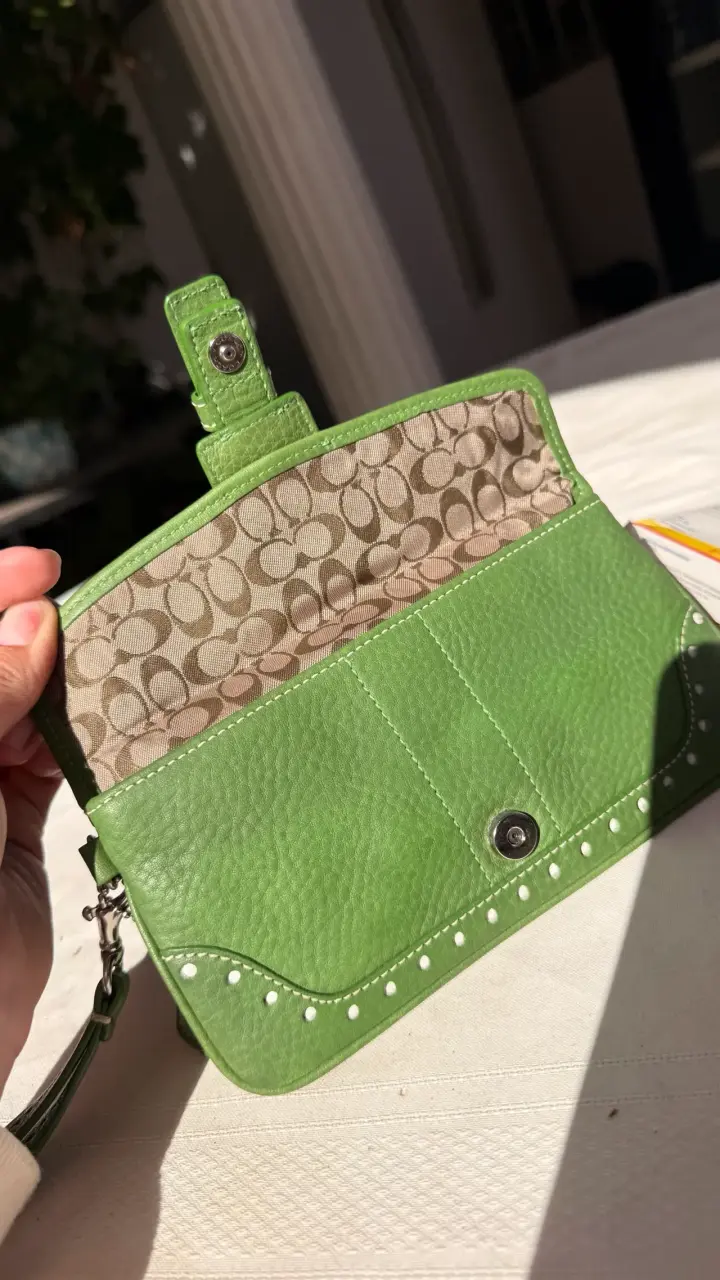 Cartera de Mano Verde de Cuero Coach Hampton - 2