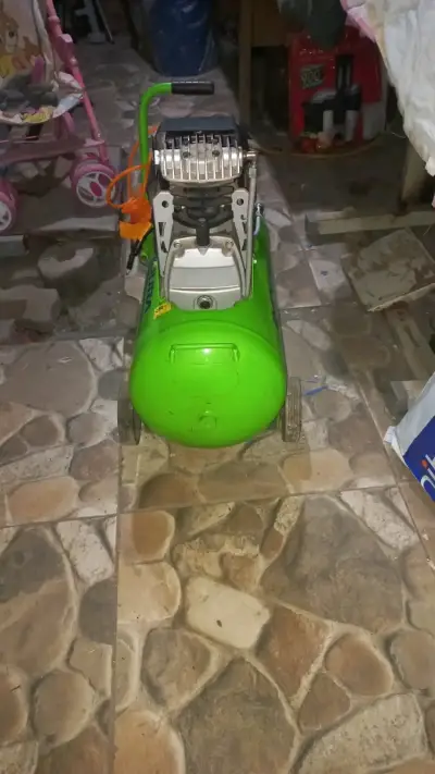 Compresor de Aire Indura Huracan 1520 Pro 2HP - miniatura 3