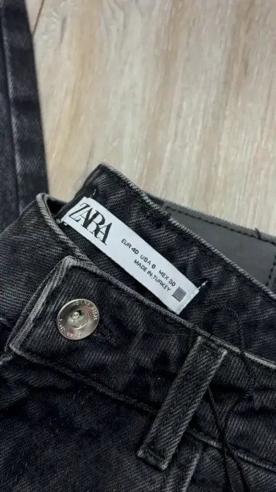 Jeans negros de tiro alto Zara - miniatura 3
