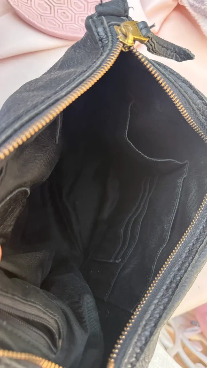 Cartera de cuero negra Fossil con cierre dorado - 4