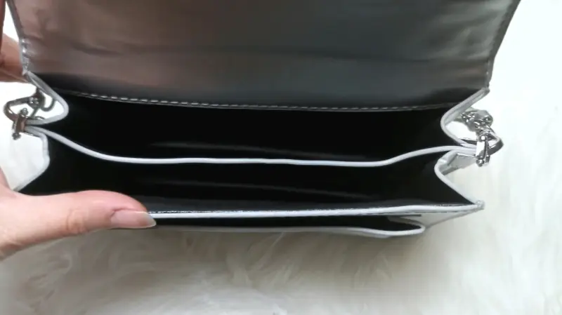 Cartera con correa negra - 4