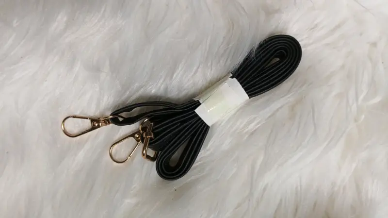 Cartera con correa negra - 6