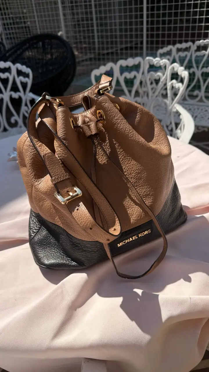 Bolso de cuero Michael Kors bicolor