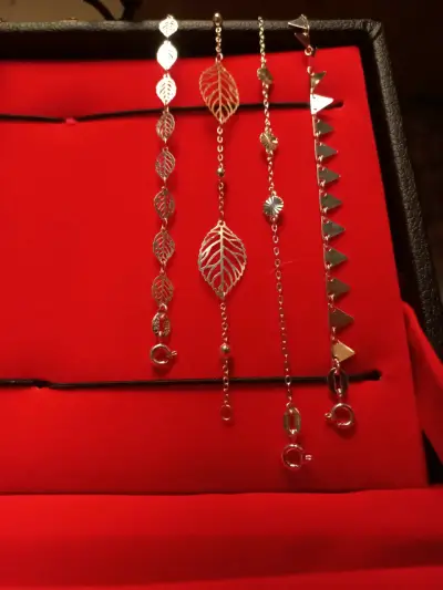 Conjunto de pulseras y collares de plata con dijes decorativos - miniatura 1