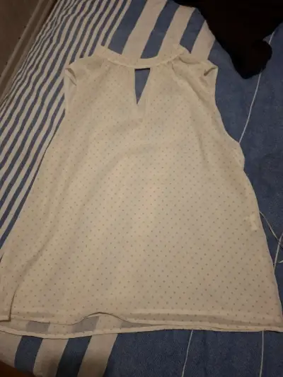 Blusa marca lio blanca con lunares verdes claro - miniatura 1