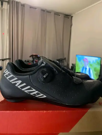 Zapatillas de ciclismo Specialized negras con cierre BOA - miniatura 1