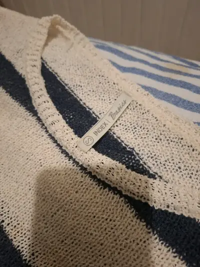 Suéter de rayas beige y azul marinoIndex Basics - miniatura 3