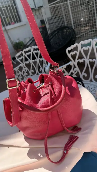 Bolso de cuero rojo Roots con correas ajustables - miniatura 4