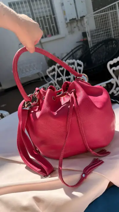 Bolso de cuero rojo Roots con correas ajustables - miniatura 5