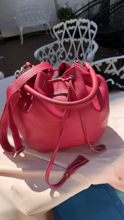 Bolso de cuero rojo Roots con correas ajustables - miniatura 6