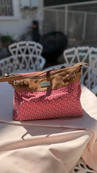 Bolso Tommy Hilfiger rosa con detalles marrones - miniatura 4