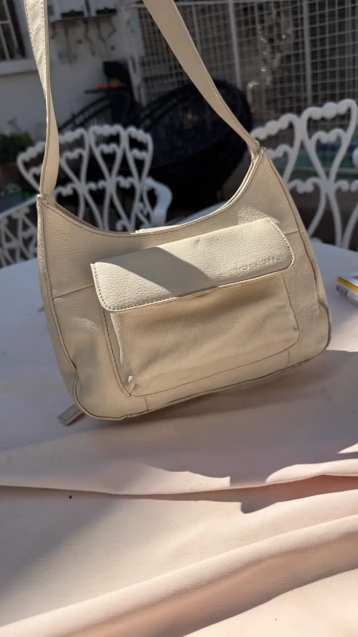 Cartera de cuero beige con bolsillo frontal - 2