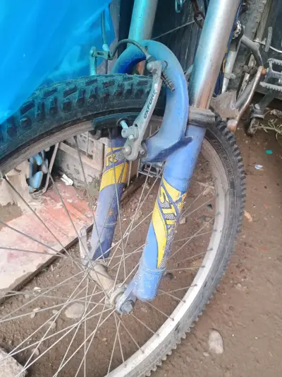 Bicicleta de montaña Ford con suspensión - miniatura 3