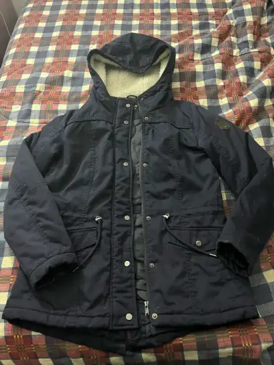 Chaqueta de invierno con capucha azul marino - miniatura 2