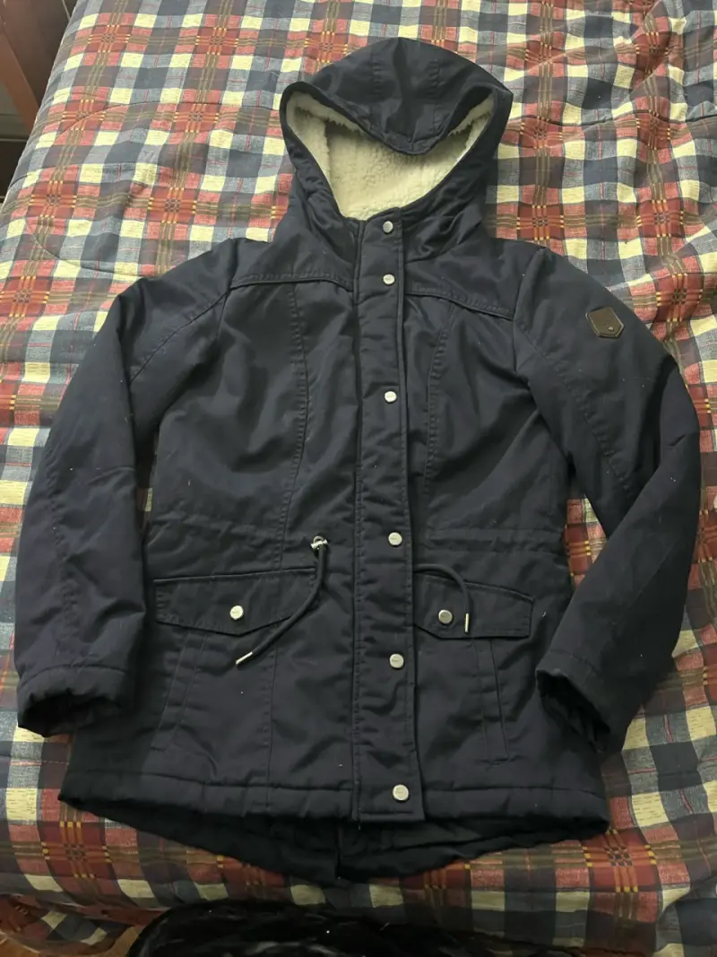 Chaqueta de invierno con capucha azul marino - 3