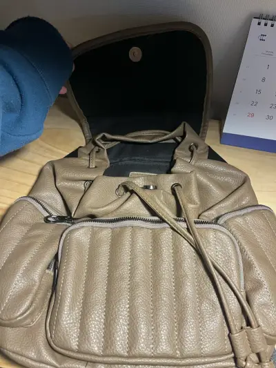 Mochila sintetico cafe - miniatura 3