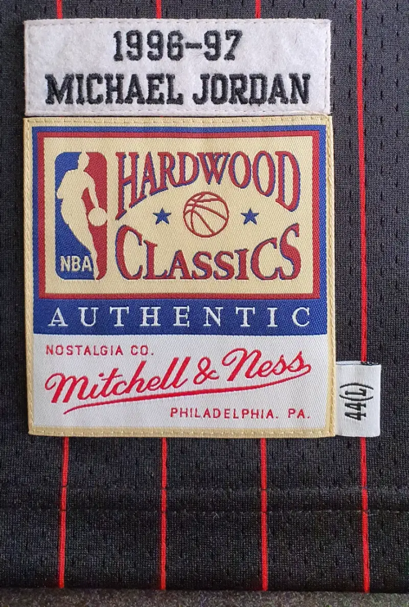 Chicago Bulls 1996-97 Jordan Anniversary Jersey - 2