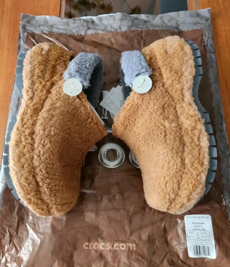Crocs - 3