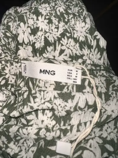 Vestido Mango Nuevo floral con escote en V - miniatura 3