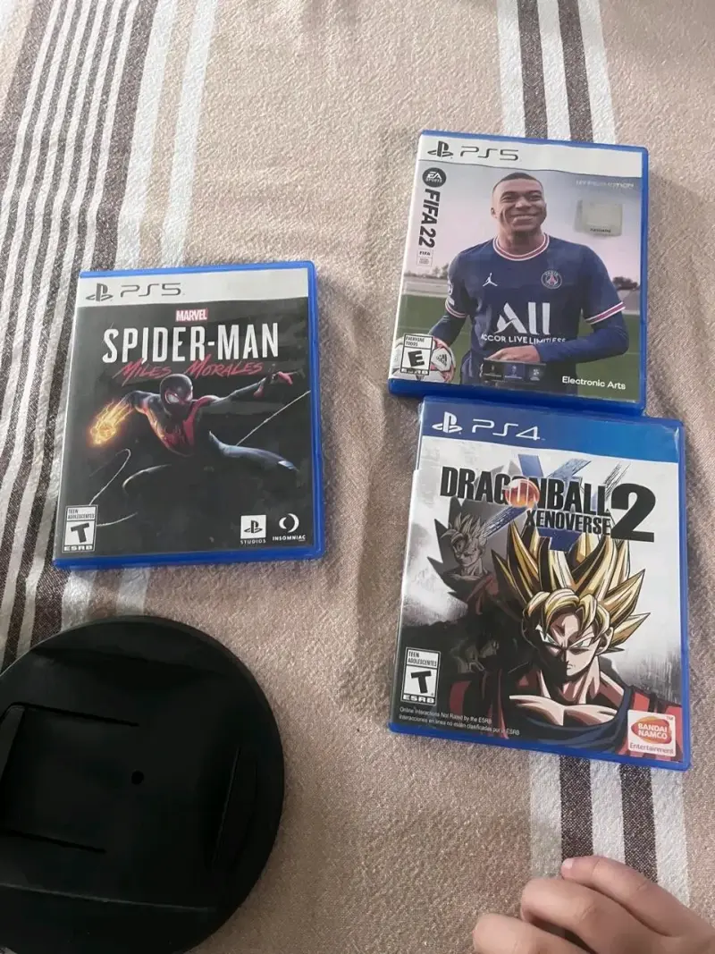 Consola PlayStation 5 con Control y Juegos - 2