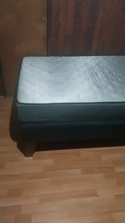 Cama individualcolchón 1 plaza y media y respaldo - miniatura 4