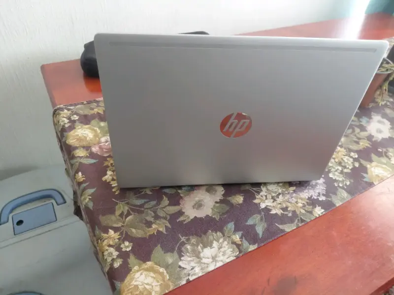 Laptop HP ProBook con Intel Core i7 y 16GB RAM - 2