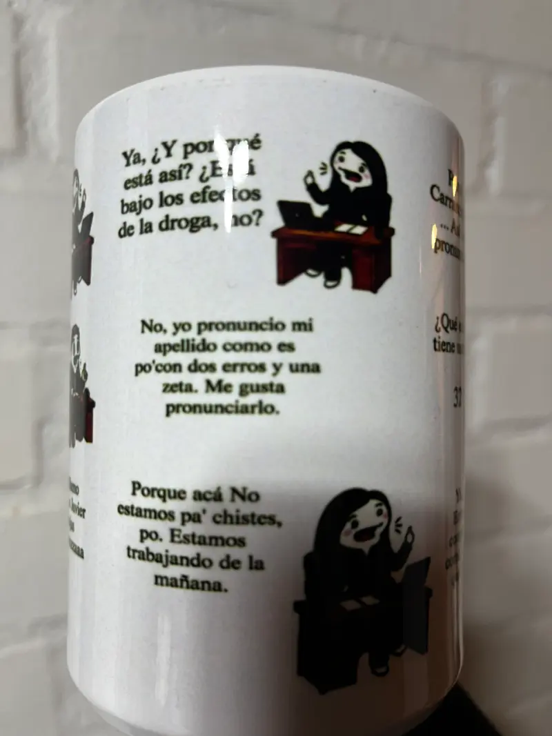 Taza de cerámica con diseño cómico - 2