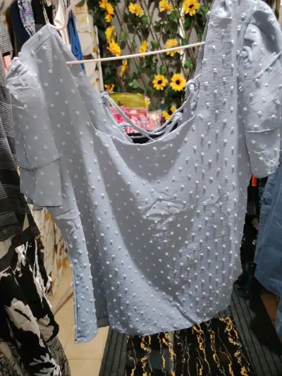Vestidos y blusas - miniatura 12
