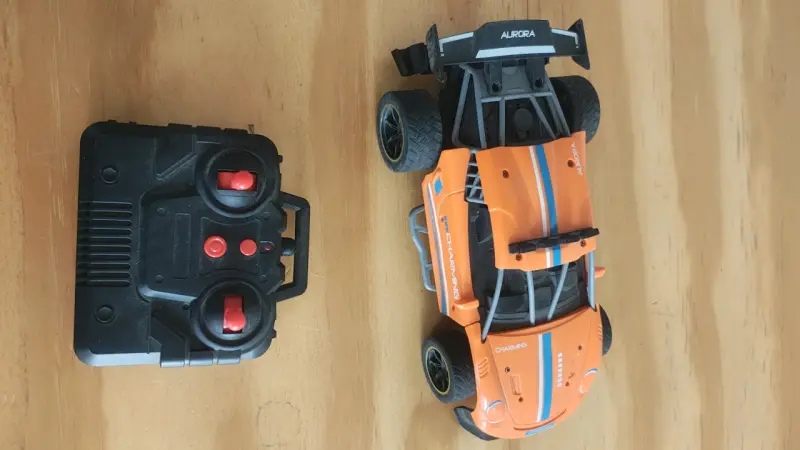 Auto a control remoto naranja con control - 2