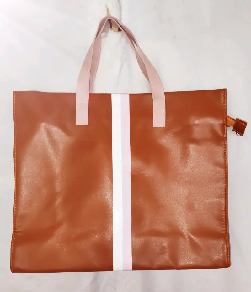 Bolso tote grande marrón con asas rosas - 1