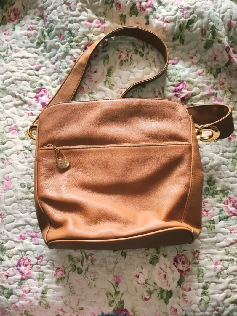 Cartera Carriage House 100% cuero - 3