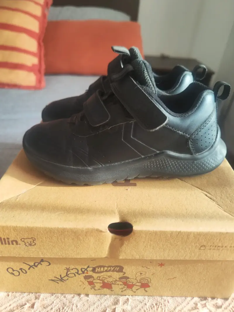 Zapatos escolares negros para niño con velcro - 2