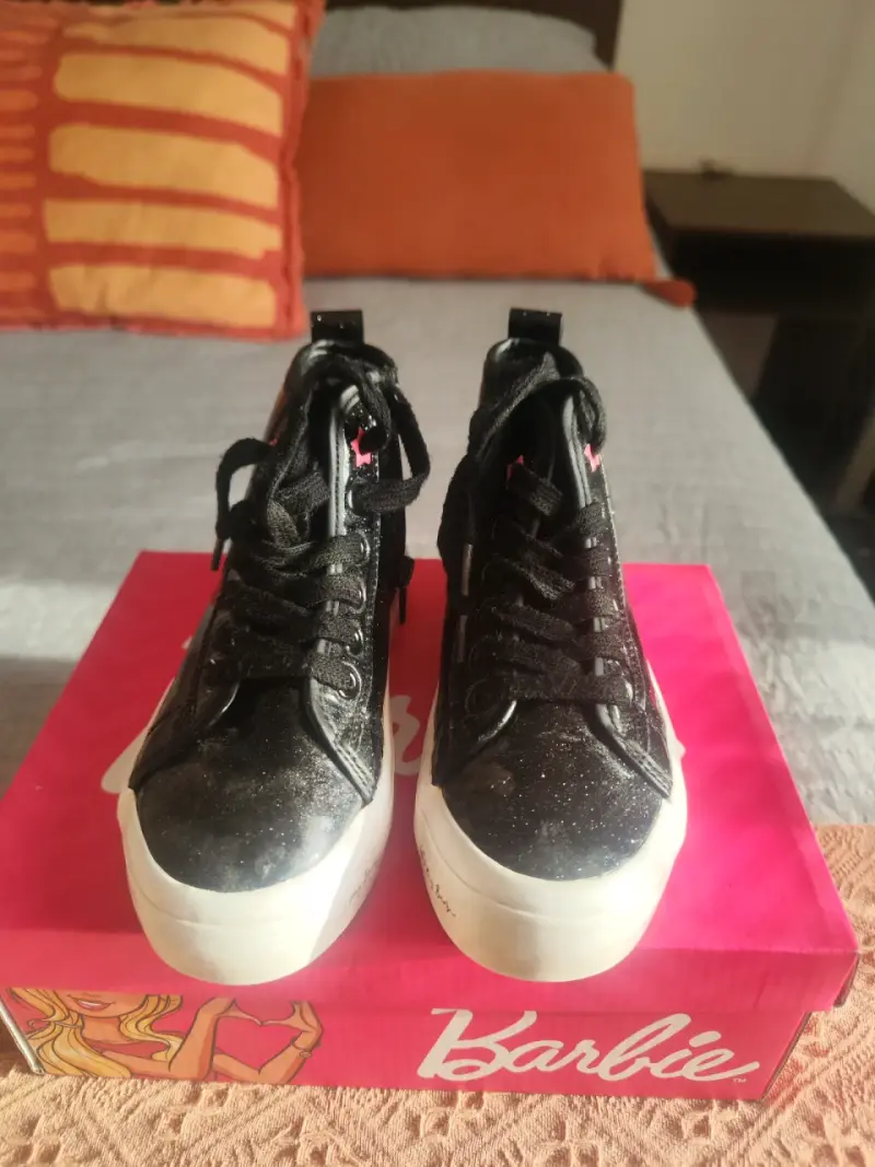 Zapatillas negras Barbie con brillo para niñas - 3