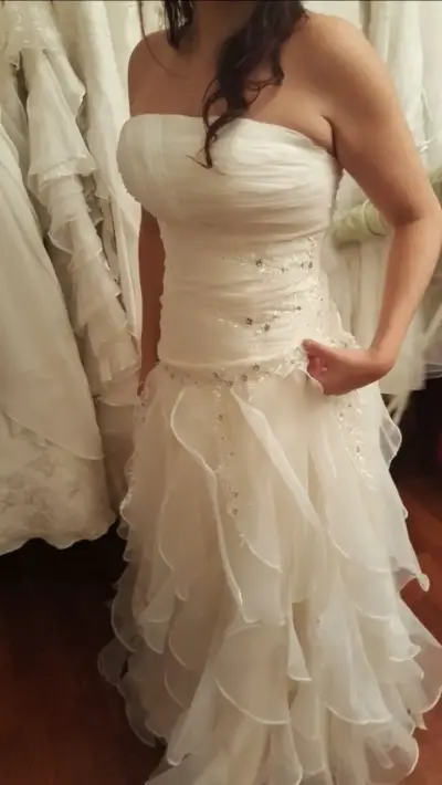 Vestido de Novia Blanco Encaje, Bordados y Piedras - miniatura 2