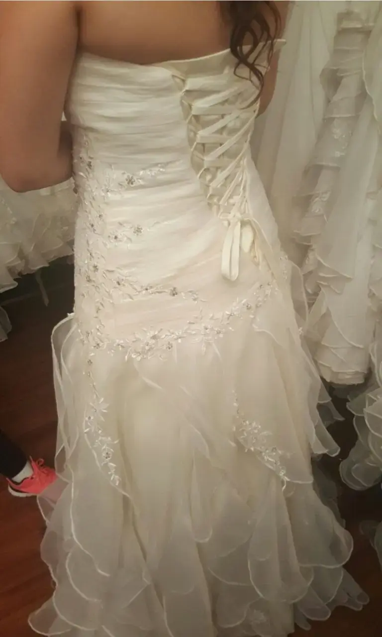 Vestido de Novia Blanco Encaje, Bordados y Piedras - 4
