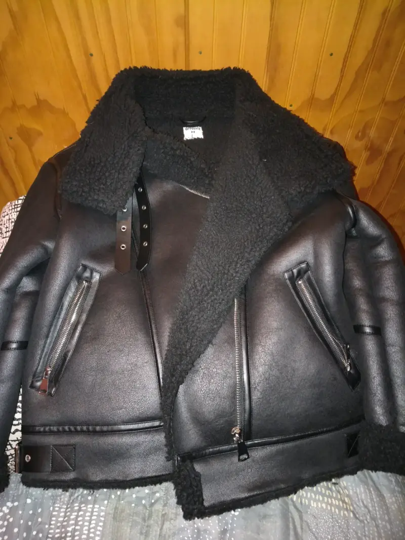 Chaqueta de cuero sintético negra con forro de lana - 3