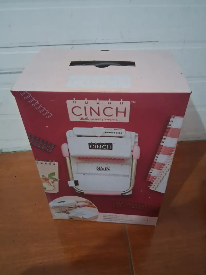 Encuadernadora Cinch We R Memory Keepers con Accesorios - 4