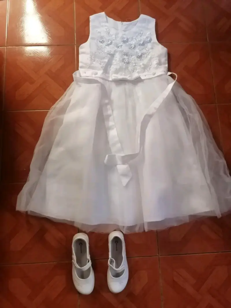 Vestido de comunión blanco con zapatos a juego - 2