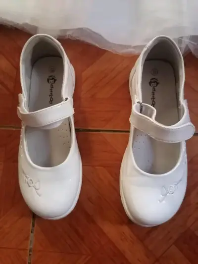 Vestido de comunión blanco con zapatos a juego - miniatura 3
