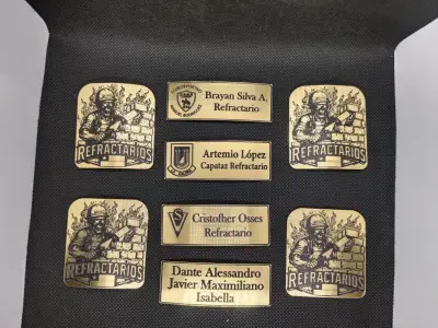 Placas de identificación y piochas - miniatura 6