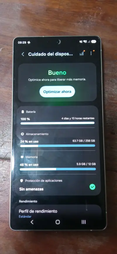 Smartphone Samsung Galaxy S23 Ultra con cargador - miniatura 3