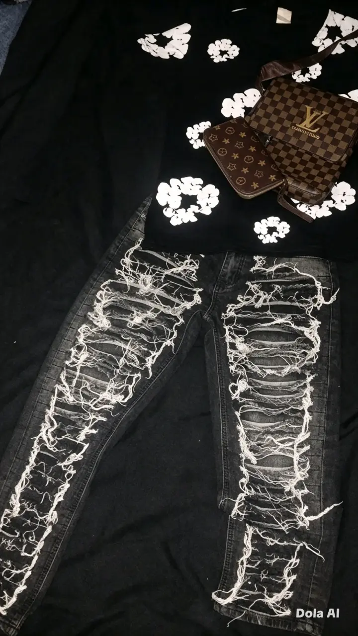 Jeans negros desgastados+ polera Demin tears - 1